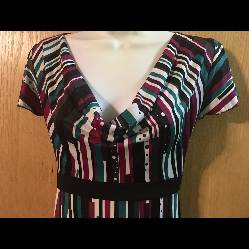 Maurices Size Small Scoop Neck Short Sleeve Top